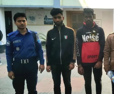 মাদারীপুরে ৪৫০ টাকার জন্য গলা কেটে হত্যা করা হয় ভ্যান চালককে, আসামীদের স্বীকারোক্তি